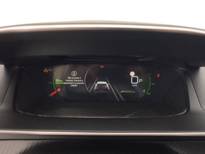 Peugeot 2008 BlueHDi 130 S&S EAT8 GT Pack (13)