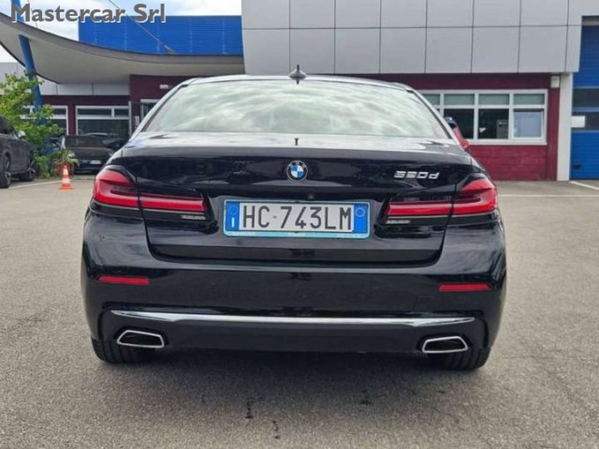 BMW Serie 5 520 (5)