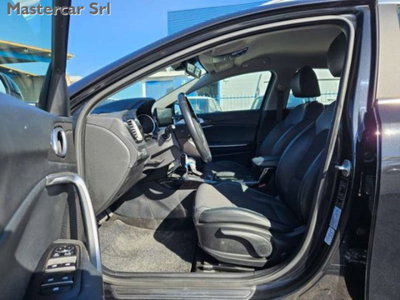 Kia XCeed 1.6 crdi mhev Business 136cv dct (10)