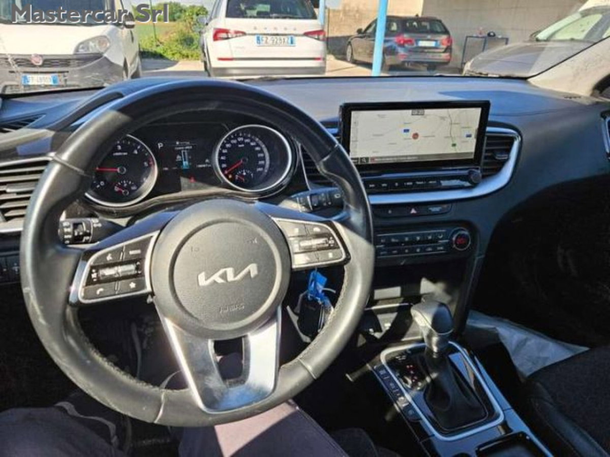 Kia XCeed 1.6 crdi mhev Business 136cv dct (13)