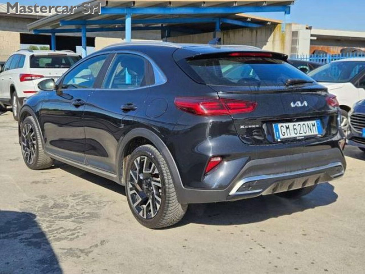Kia XCeed 1.6 crdi mhev Business 136cv dct (4)
