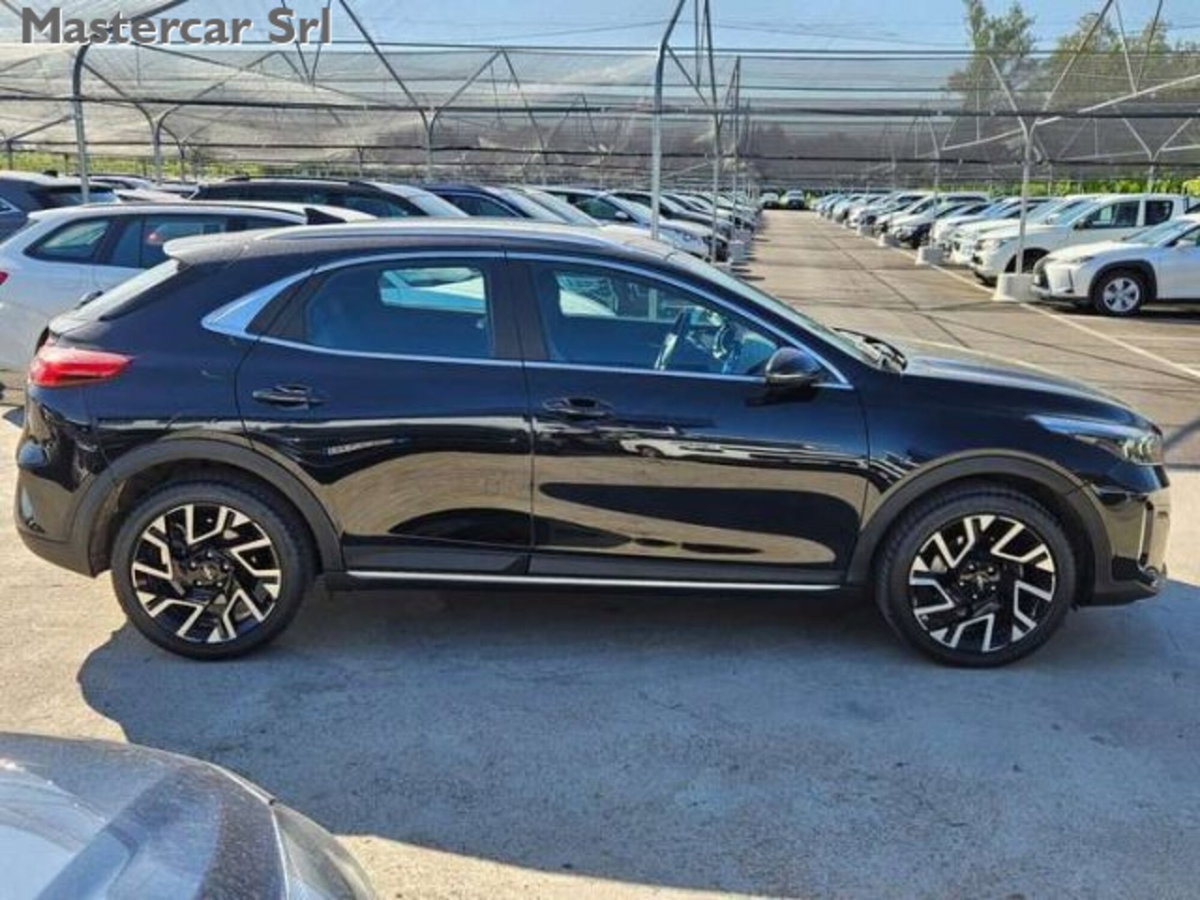 Kia XCeed 1.6 crdi mhev Business 136cv dct (7)