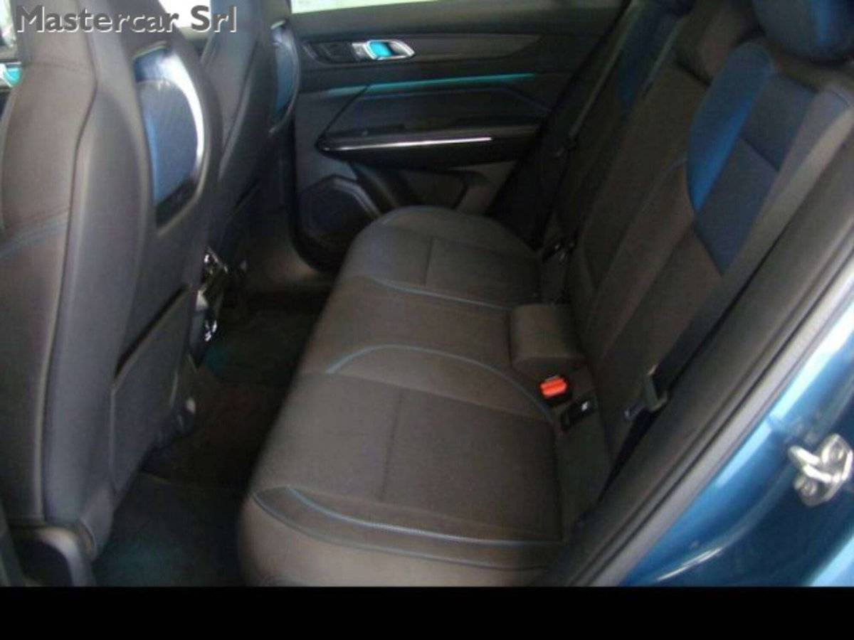 Lynk & Co 01 01 1.5 td phev (7)