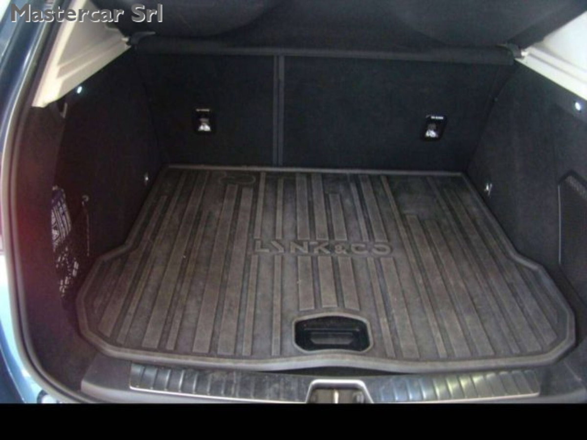 Lynk & Co 01 01 1.5 td phev (8)