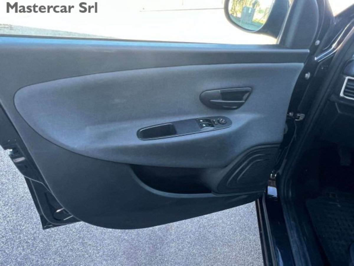 Lancia Ypsilon 1.0 FireFly 5 porte S&S Hybrid Gold Plus (13)