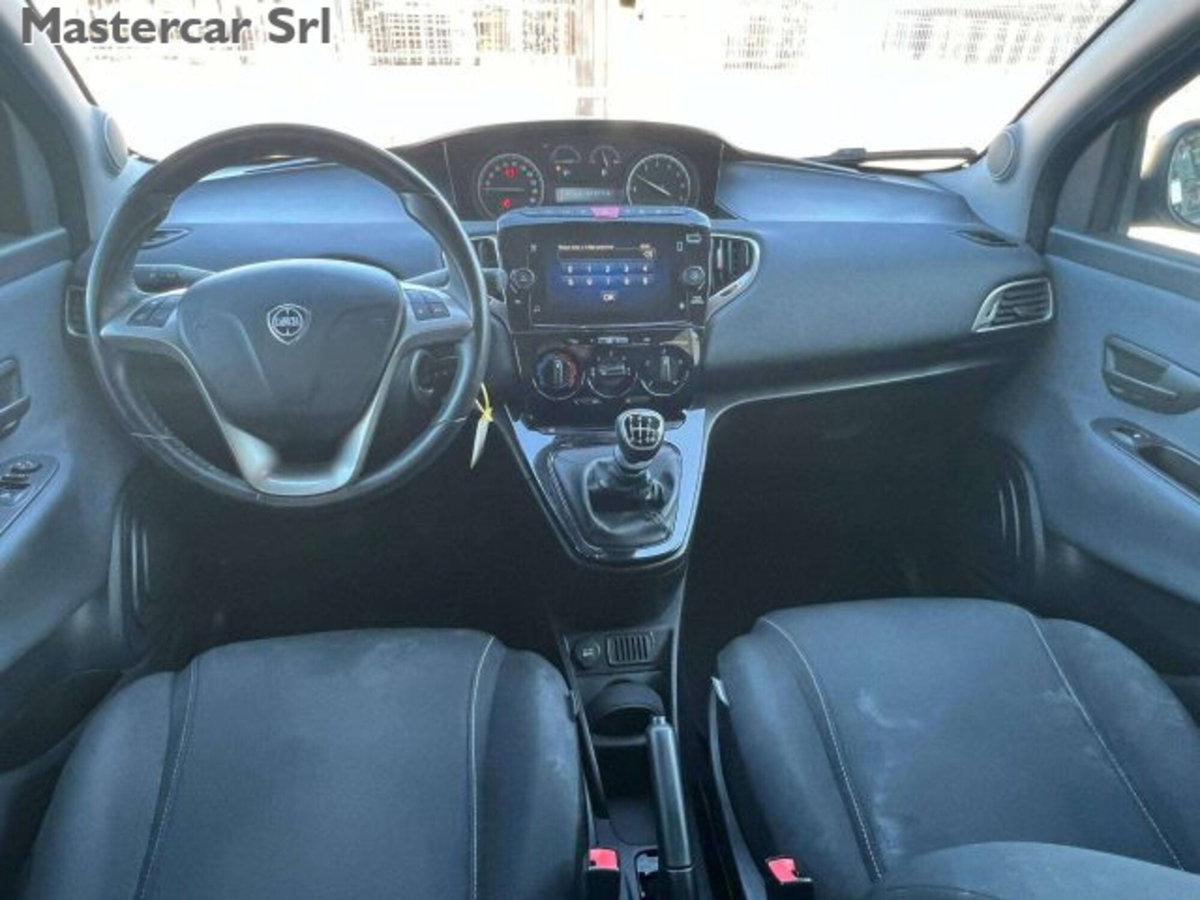 Lancia Ypsilon 1.0 FireFly 5 porte S&S Hybrid Gold Plus (15)