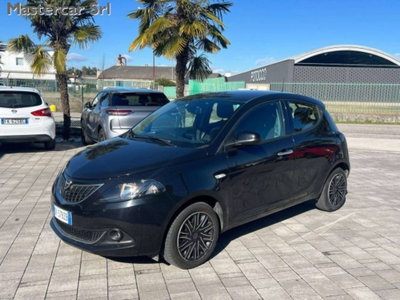 Lancia Ypsilon 1.0 FireFly 5 porte S&S Hybrid Gold Plus (2)