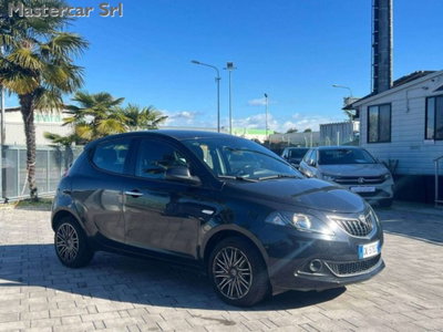 Lancia Ypsilon 1.0 FireFly 5 porte S&S Hybrid Gold Plus (8)