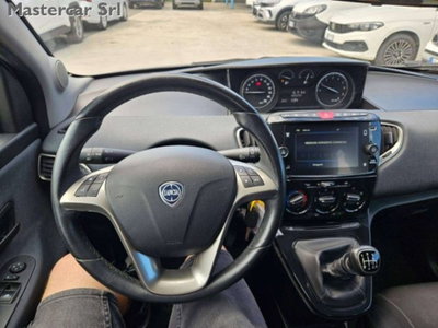 Lancia Ypsilon 1.0 FireFly 5 porte S&S Hybrid Gold Plus (14)