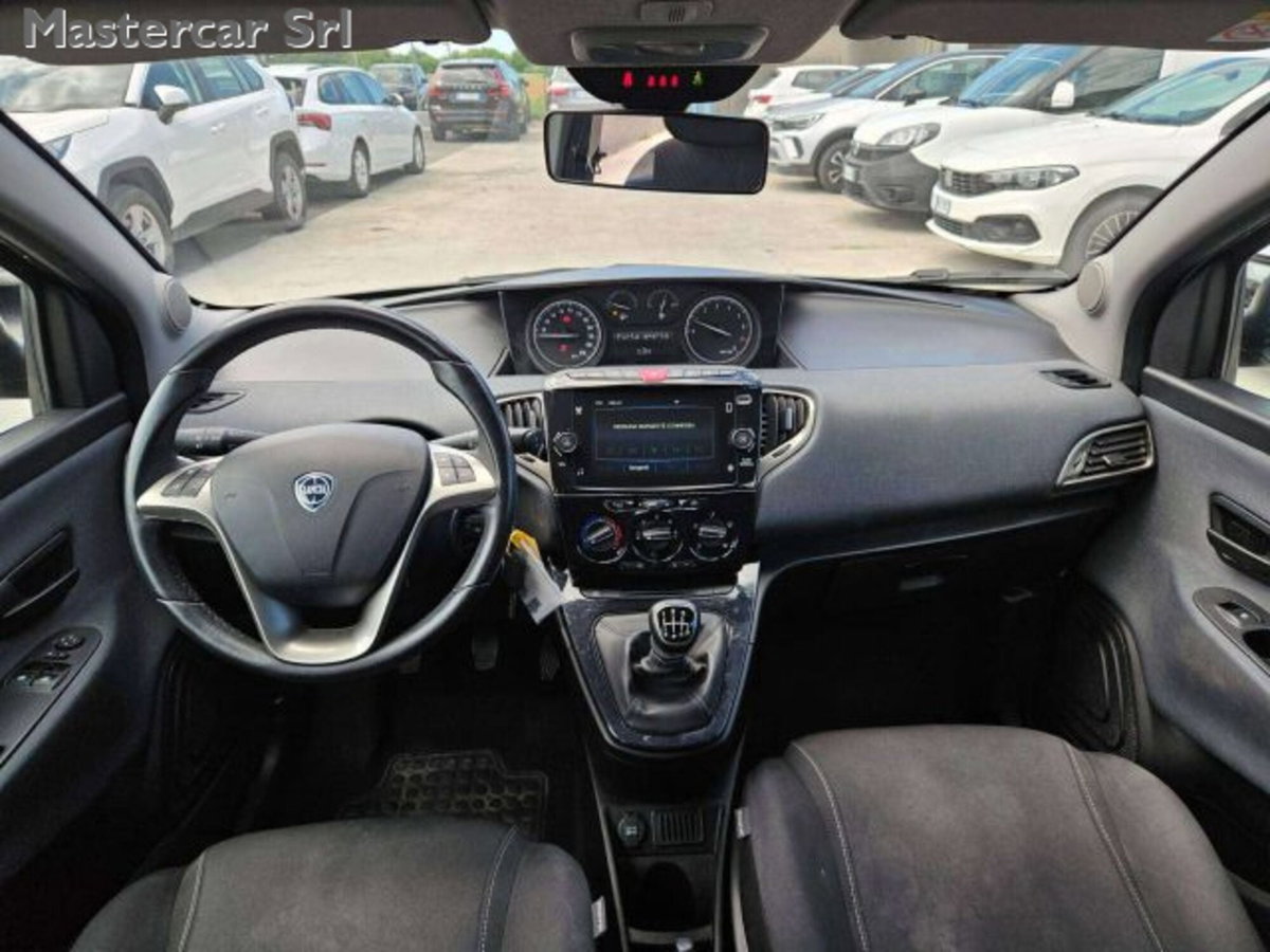 Lancia Ypsilon 1.0 FireFly 5 porte S&S Hybrid Gold Plus (15)