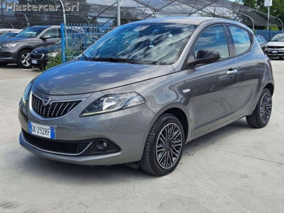 Lancia Ypsilon 1.0 FireFly 5 porte S&S Hybrid Gold Plus (2)