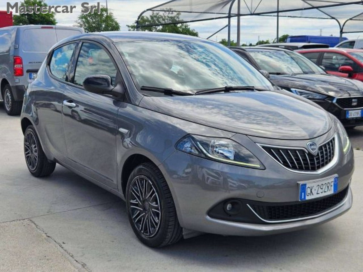 Lancia Ypsilon 1.0 FireFly 5 porte S&S Hybrid Gold Plus (3)