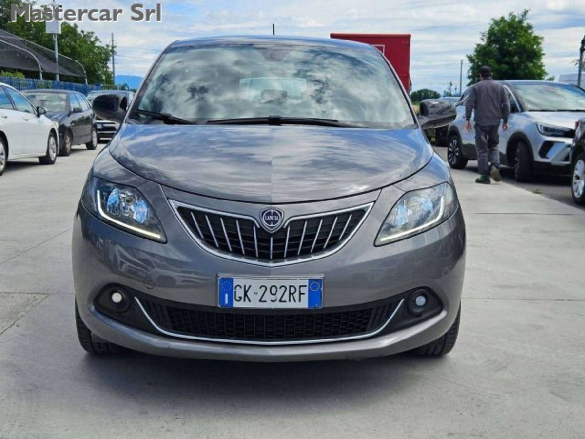 Lancia Ypsilon 1.0 FireFly 5 porte S&S Hybrid Gold Plus (4)