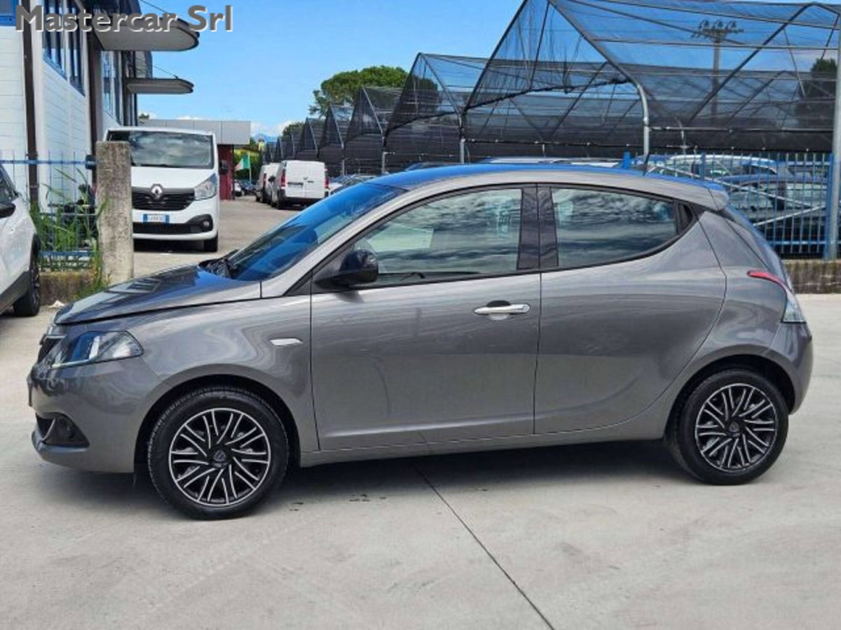 Lancia Ypsilon 1.0 FireFly 5 porte S&S Hybrid Gold Plus (5)