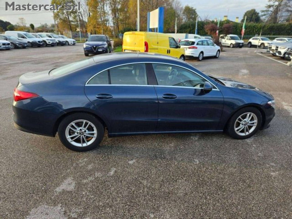 Mercedes-Benz CLA 200 d Business (9)