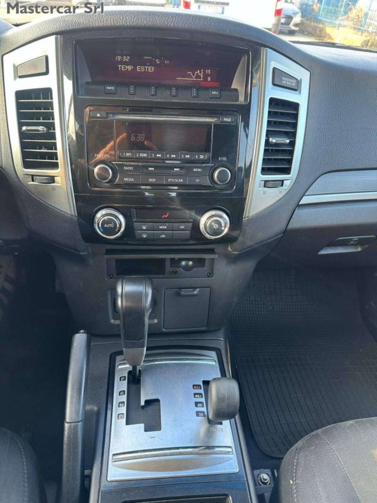 Mitsubishi Pajero 3.2 DI-D 16V aut. 5p. Instyle DPF (14)