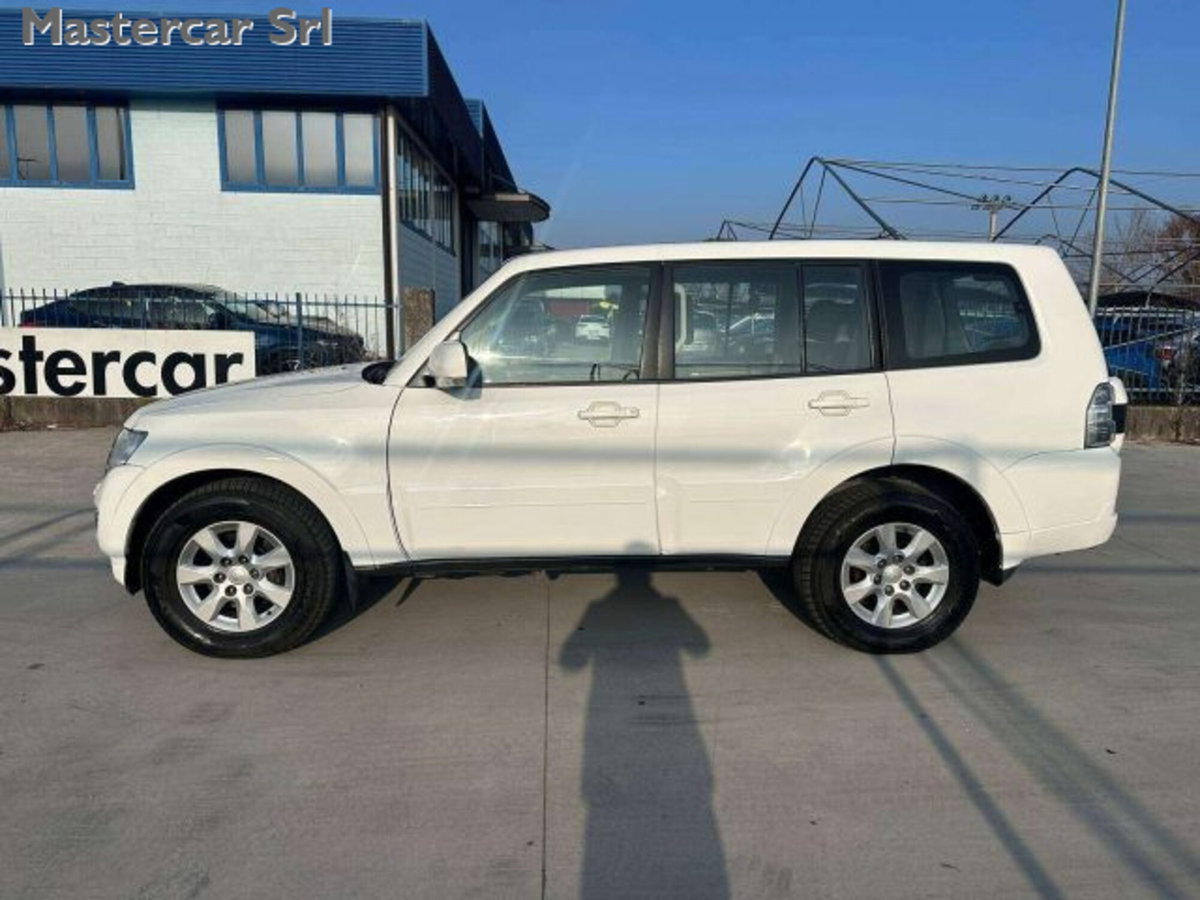 Mitsubishi Pajero 3.2 DI-D 16V aut. 5p. Instyle DPF (3)