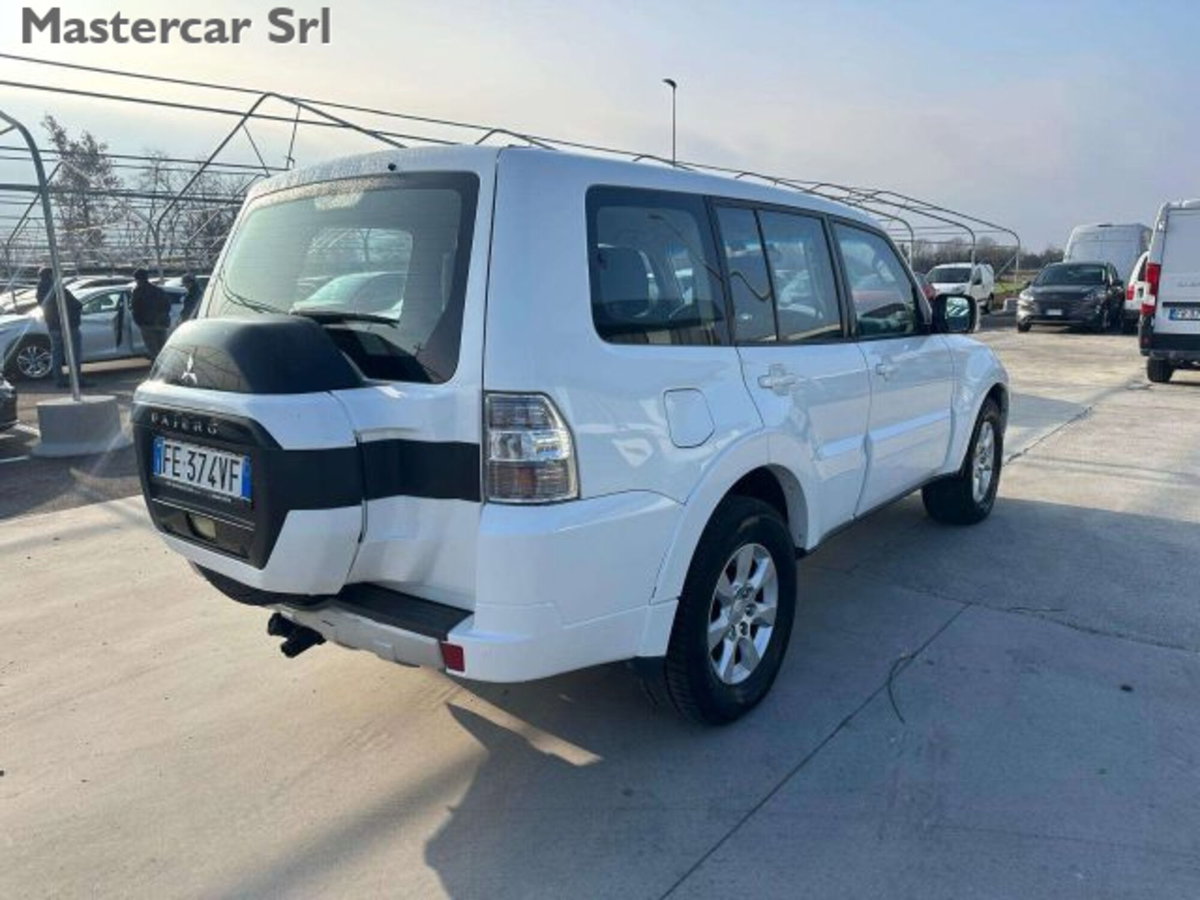 Mitsubishi Pajero 3.2 DI-D 16V aut. 5p. Instyle DPF (6)