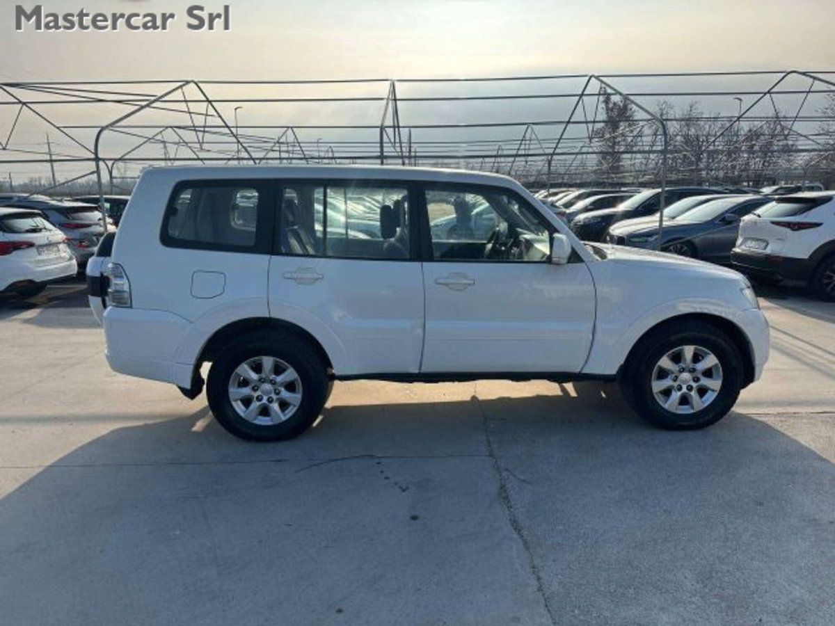 Mitsubishi Pajero 3.2 DI-D 16V aut. 5p. Instyle DPF (7)