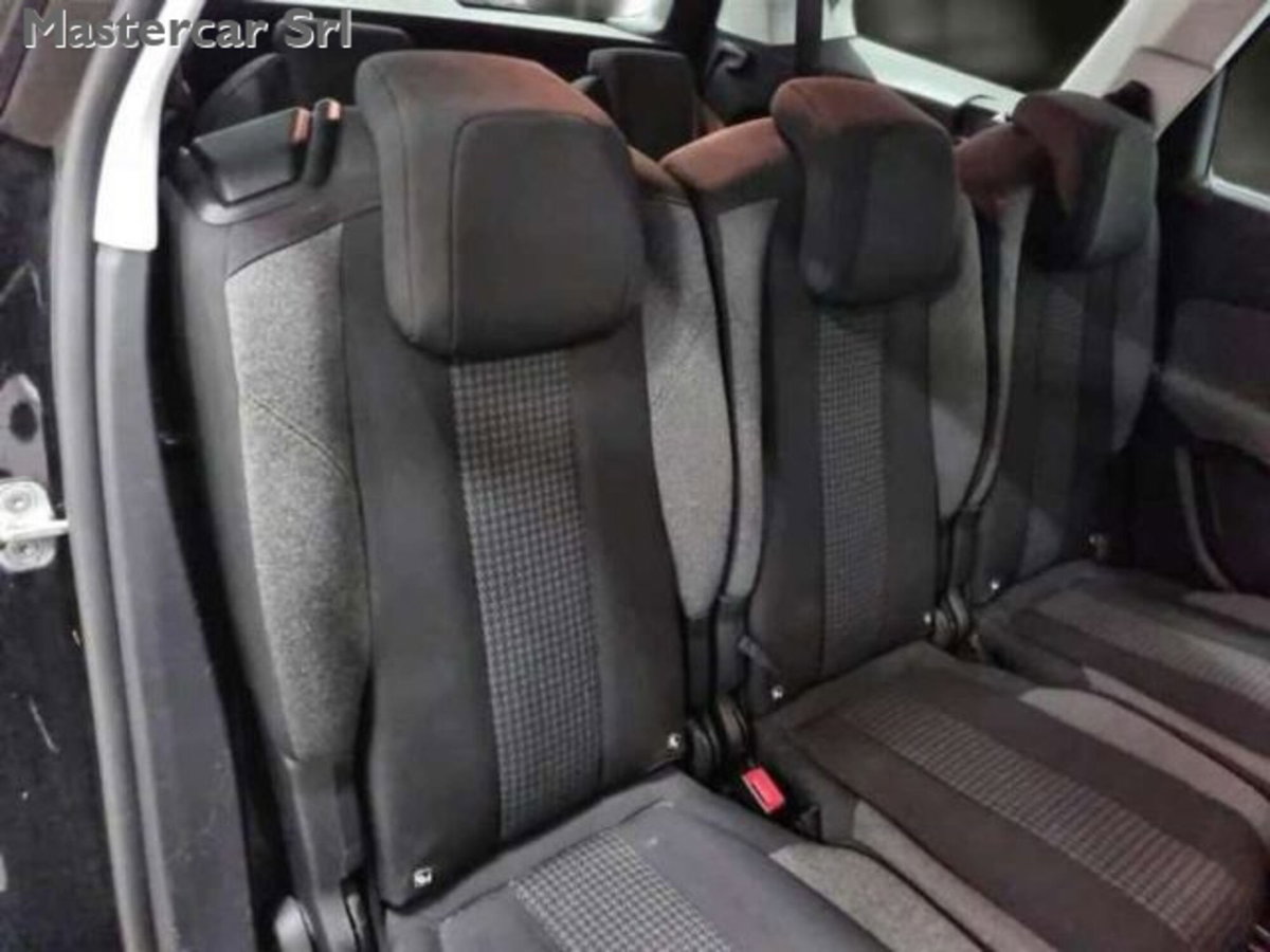 Peugeot 5008 BlueHDi 130 S&S Business (8)