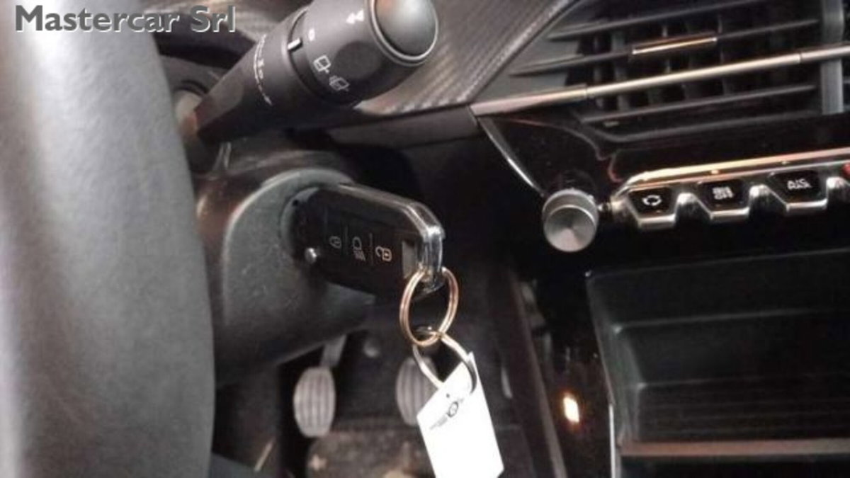 Peugeot 208 1.2 puretech Active s&s 75cv (10)