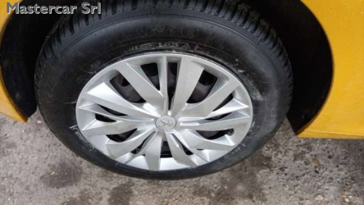 Peugeot 208 1.2 puretech Active s&s 75cv (8)