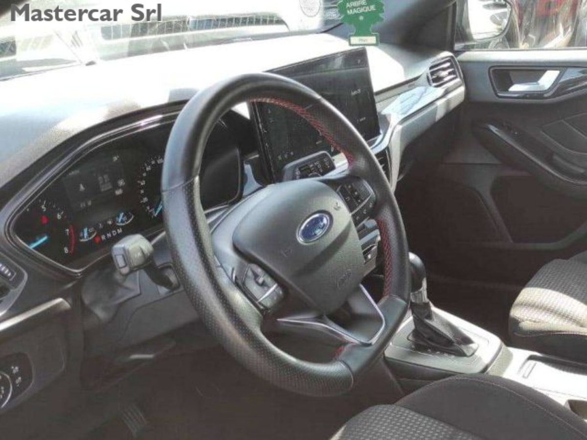 Ford Focus Station Wagon 1.0 EcoBoost 125 CV automatico SW ST-Line (13)