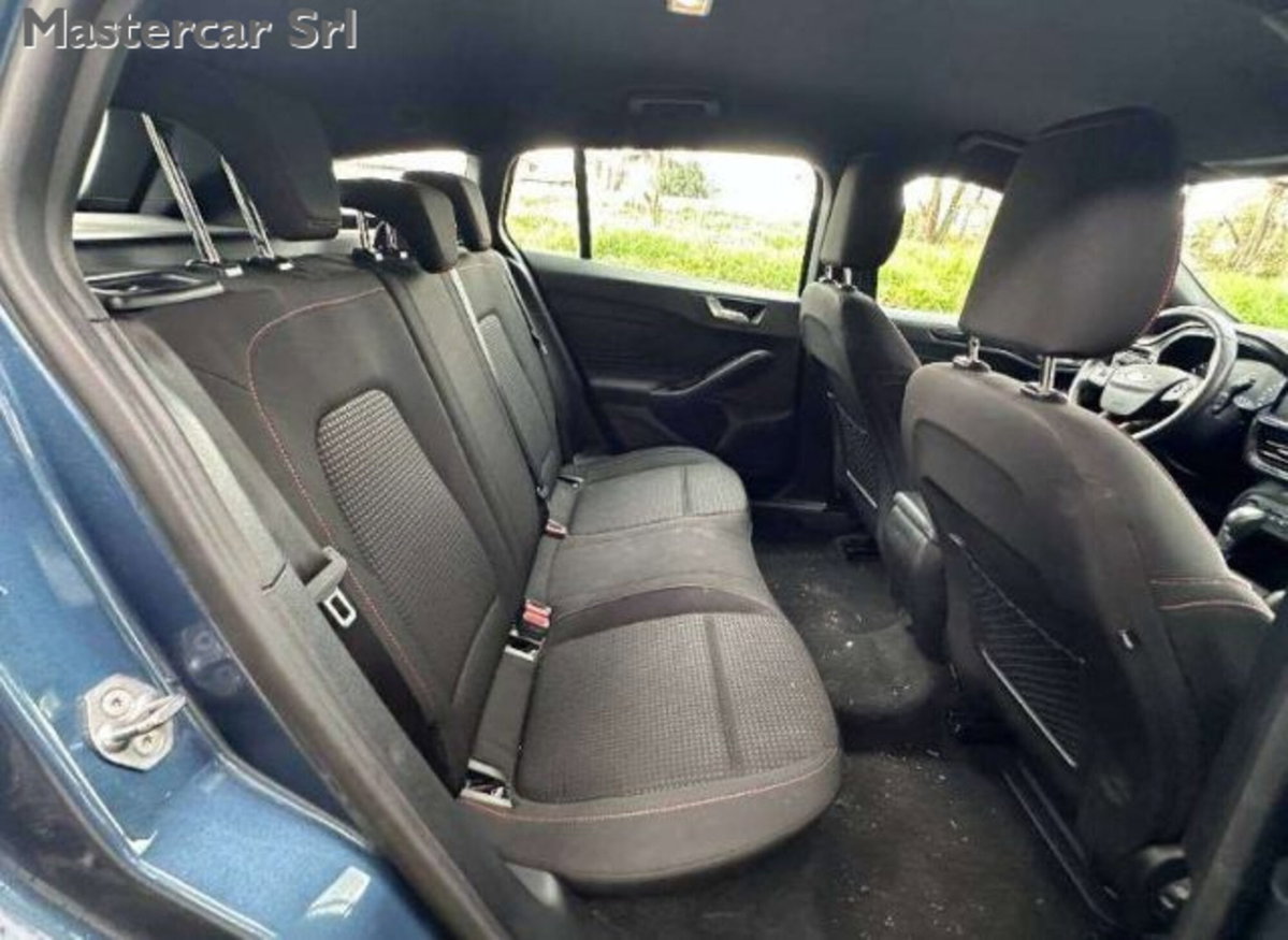 Ford Focus Station Wagon 1.0 EcoBoost Hybrid 125CV Powershift SW ST-Line Design (9)