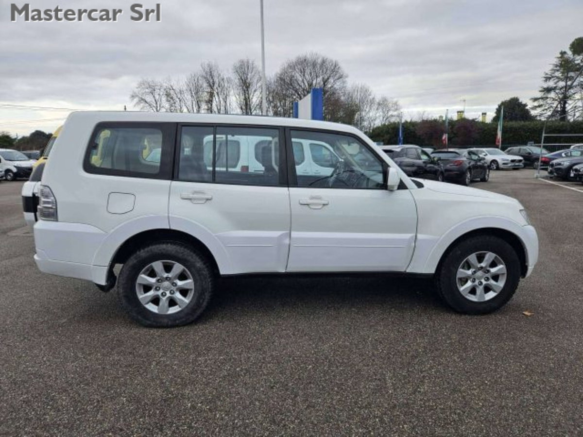 Mitsubishi Pajero 3.2 DI-D 16V aut. 5p. Instyle DPF (7)