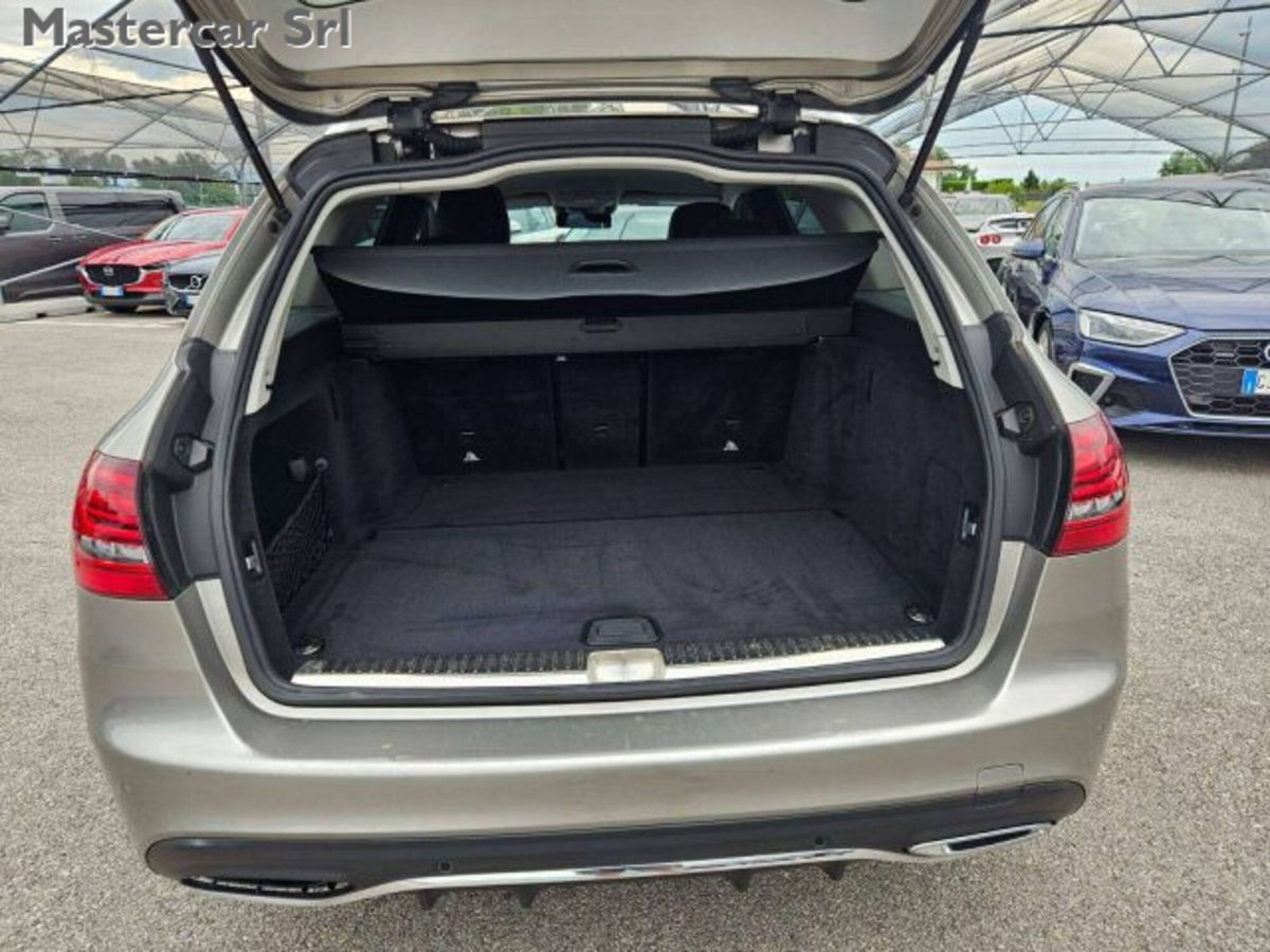 Mercedes-Benz Classe C Station Wagon 180 d Auto Premium (15)