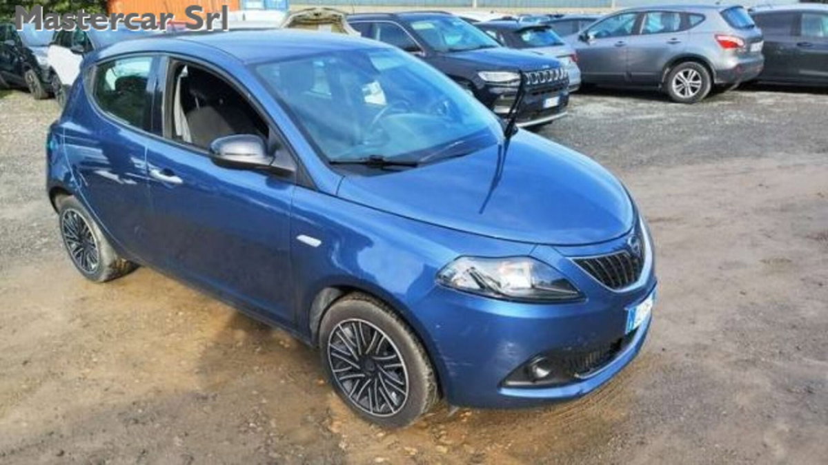 Lancia Ypsilon 1.0 FireFly 5 porte S&S Hybrid Gold Plus (2)