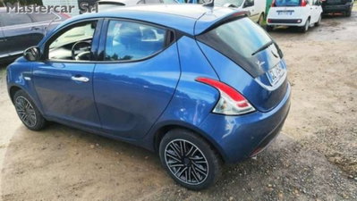 Lancia Ypsilon 1.0 FireFly 5 porte S&S Hybrid Gold Plus (3)