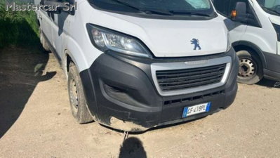 Peugeot Boxer Furgone 330 2.2 BlueHDi 140 S&S PC-TN Furgone (2)