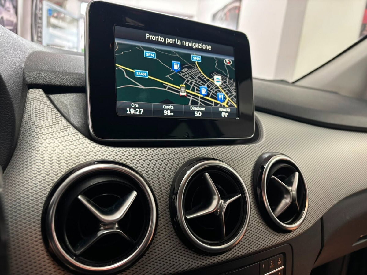Mercedes-Benz Classe B 200 d Executive (15)