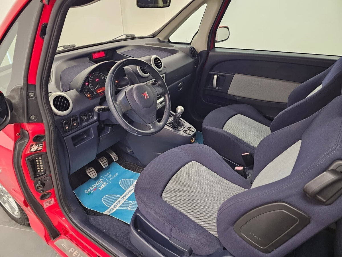 Peugeot 1007 1.4 Trendy (10)