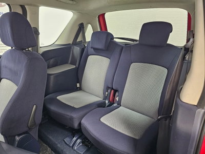 Peugeot 1007 1.4 Trendy (11)