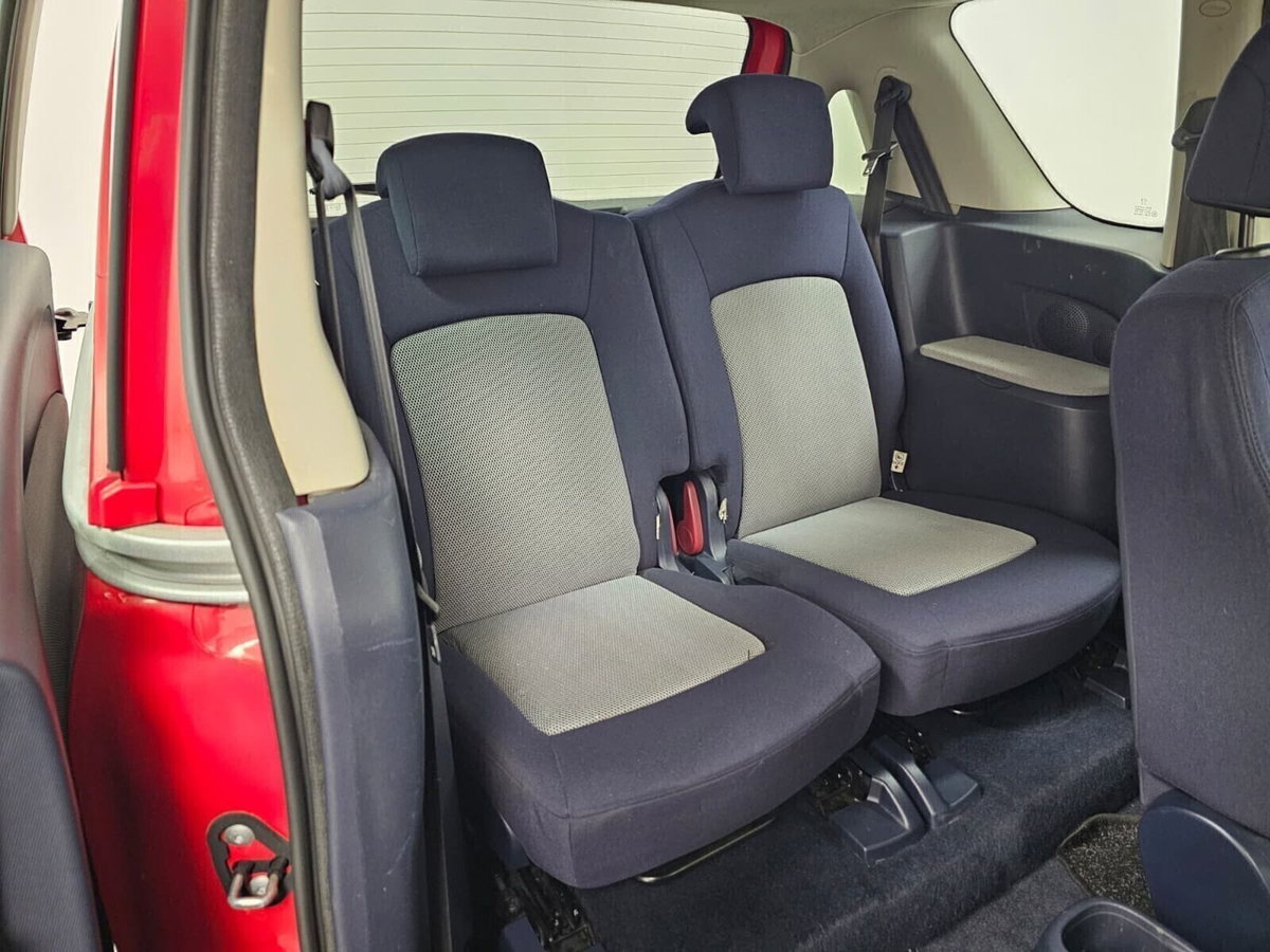 Peugeot 1007 1.4 Trendy (12)