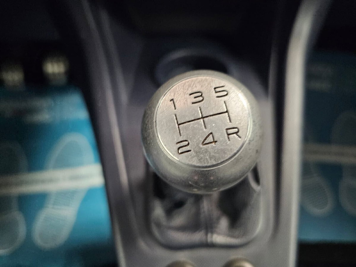 Peugeot 1007 1.4 Trendy (14)