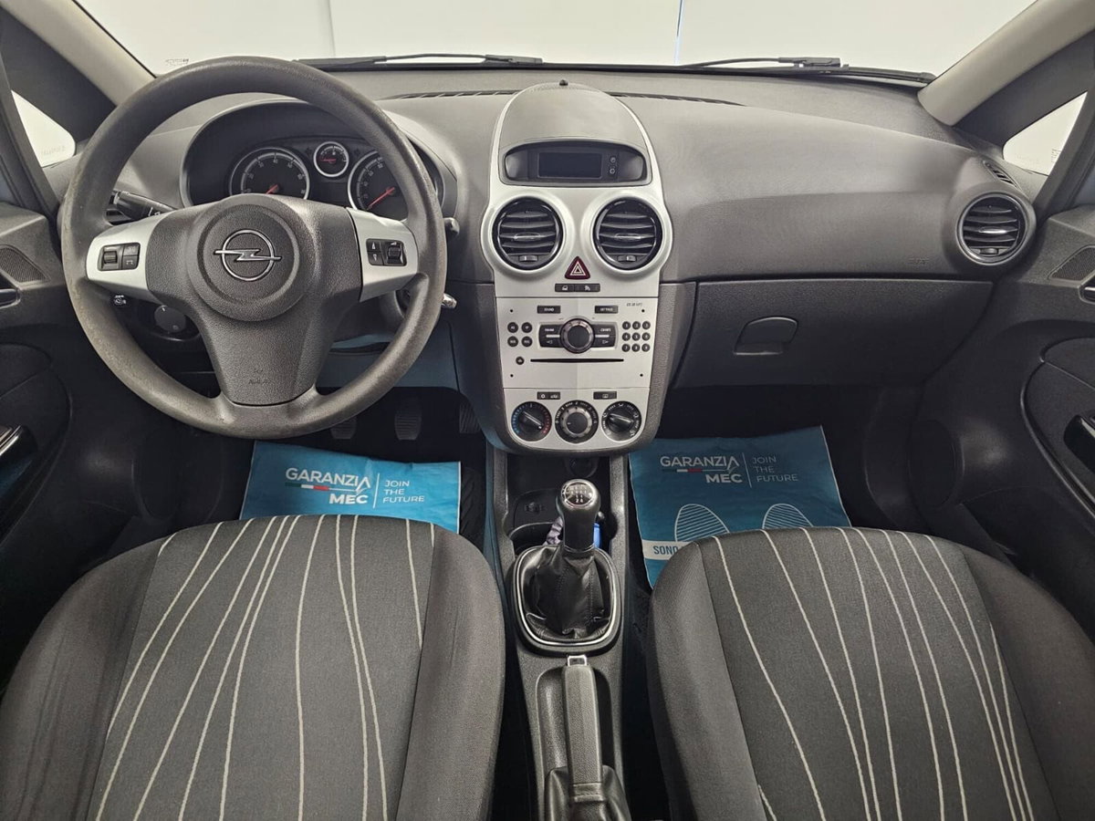 Opel Corsa 1.2 3 porte Club (6)