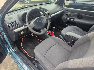 Renault Clio 1.2 cat 3 porte Confort Authentique (10)