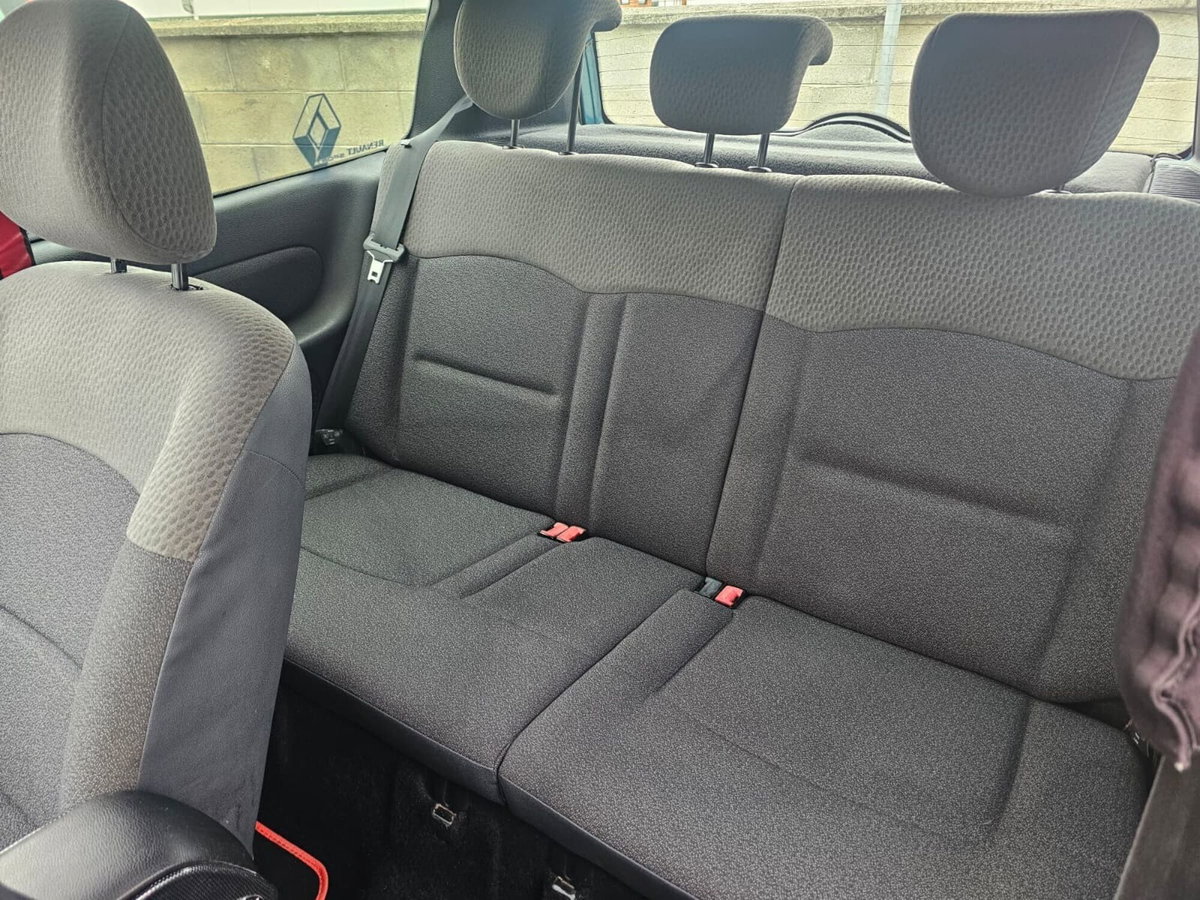 Renault Clio 1.2 cat 3 porte Confort Authentique (11)