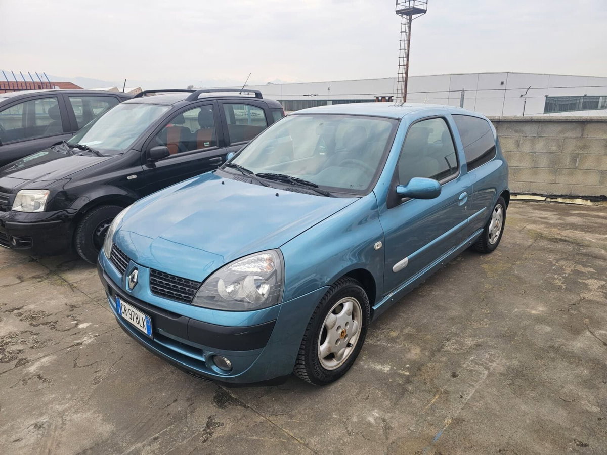 Renault Clio 1.2 cat 3 porte Confort Authentique (2)