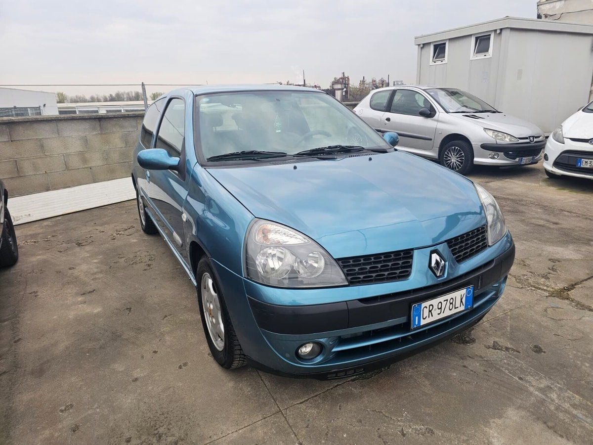 Renault Clio 1.2 cat 3 porte Confort Authentique (3)