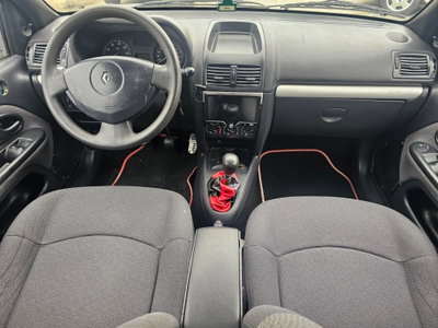 Renault Clio 1.2 cat 3 porte Confort Authentique (6)