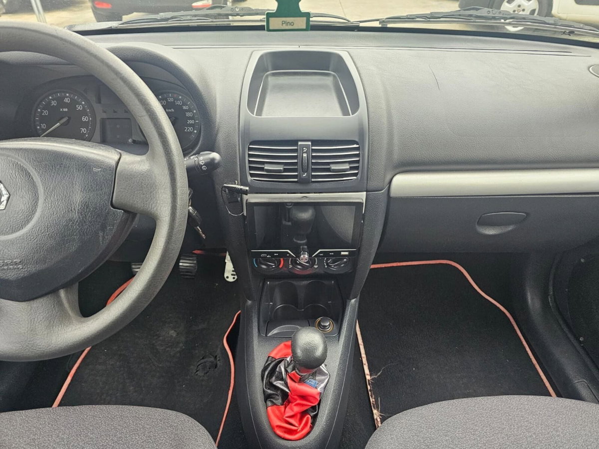 Renault Clio 1.2 cat 3 porte Confort Authentique (8)