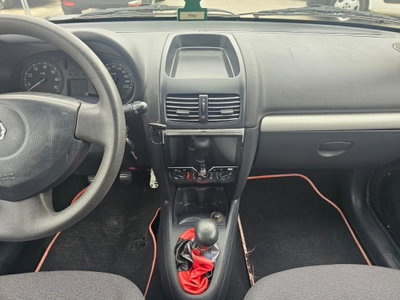 Renault Clio 1.2 cat 3 porte Confort Authentique (8)