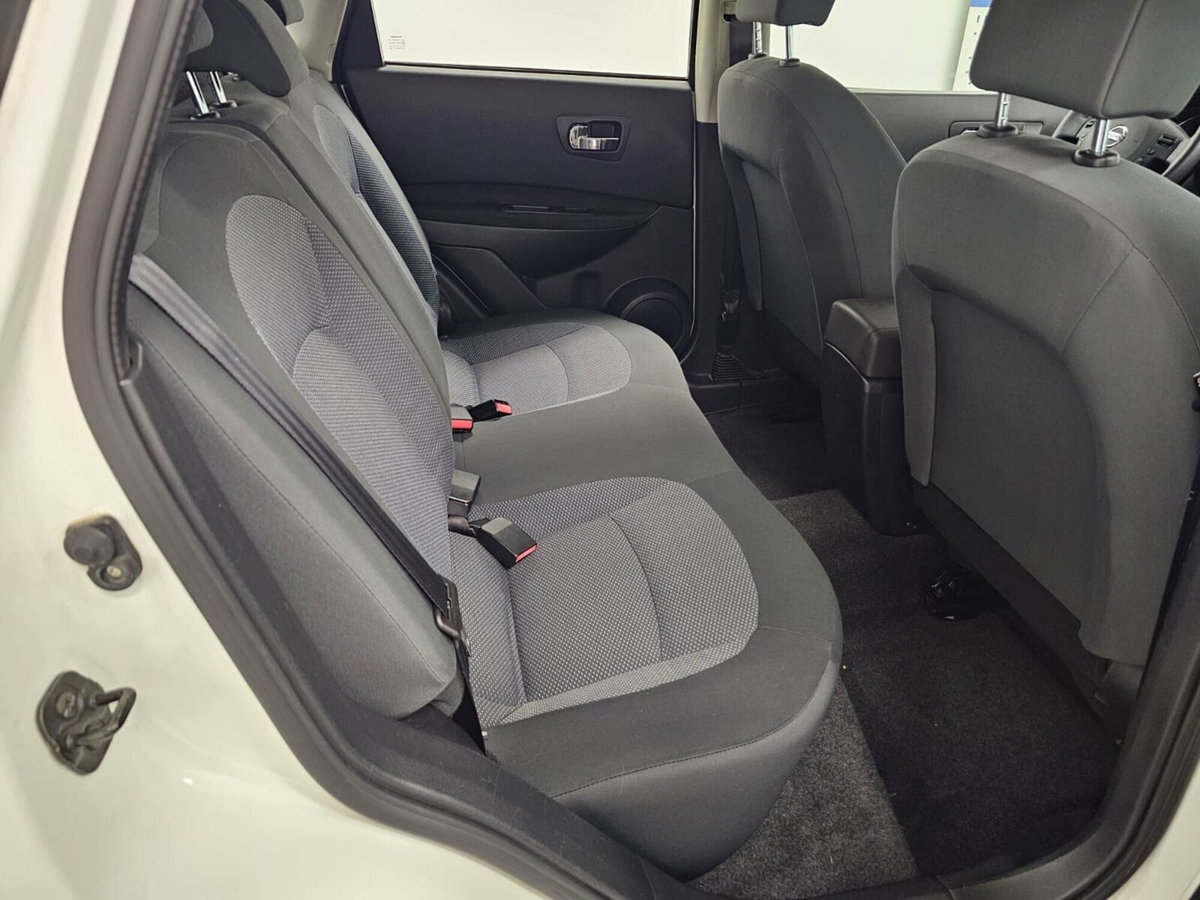 Nissan Qashqai 1.6 16V Visia (14)