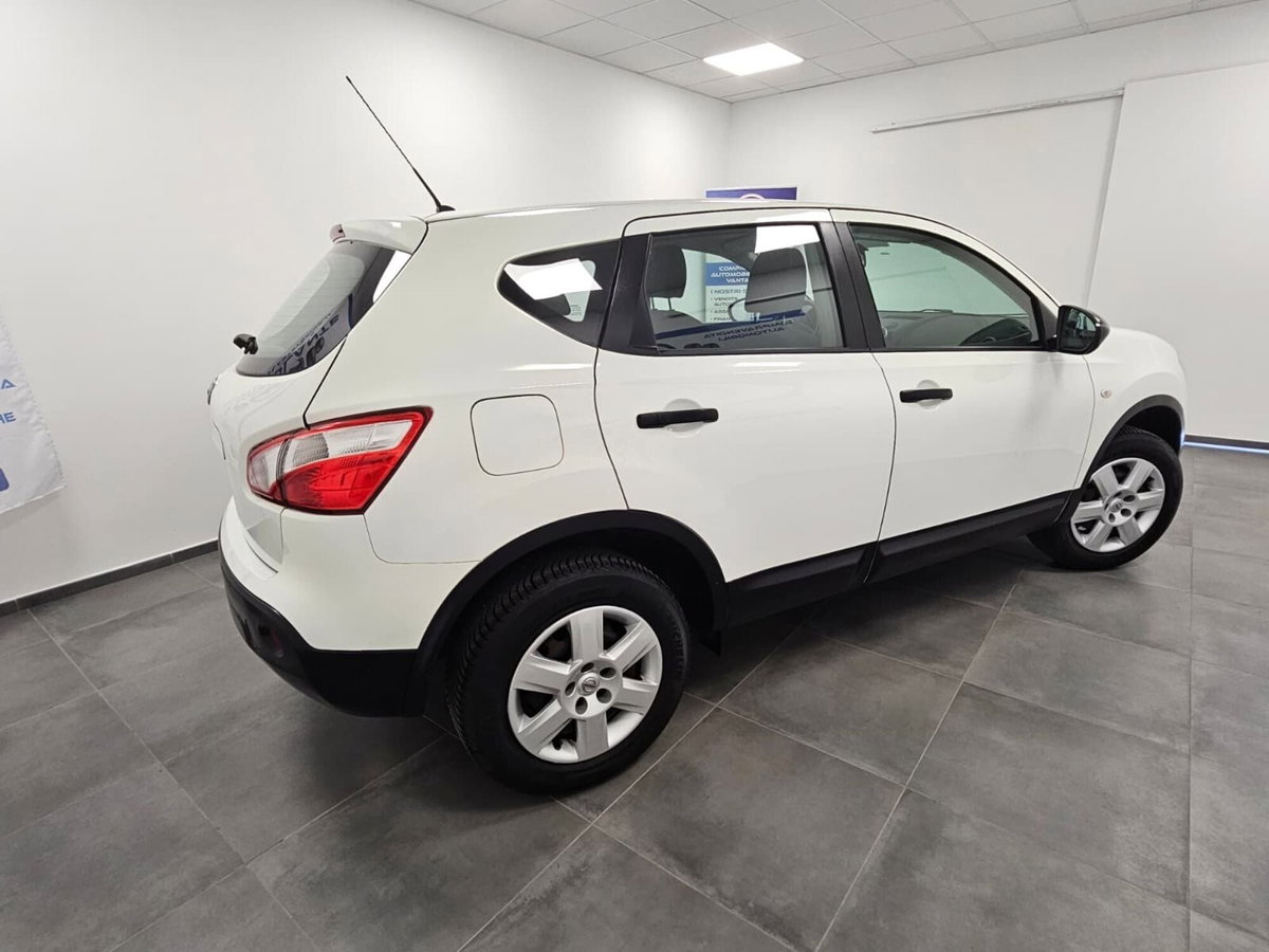Nissan Qashqai 1.6 16V Visia (4)