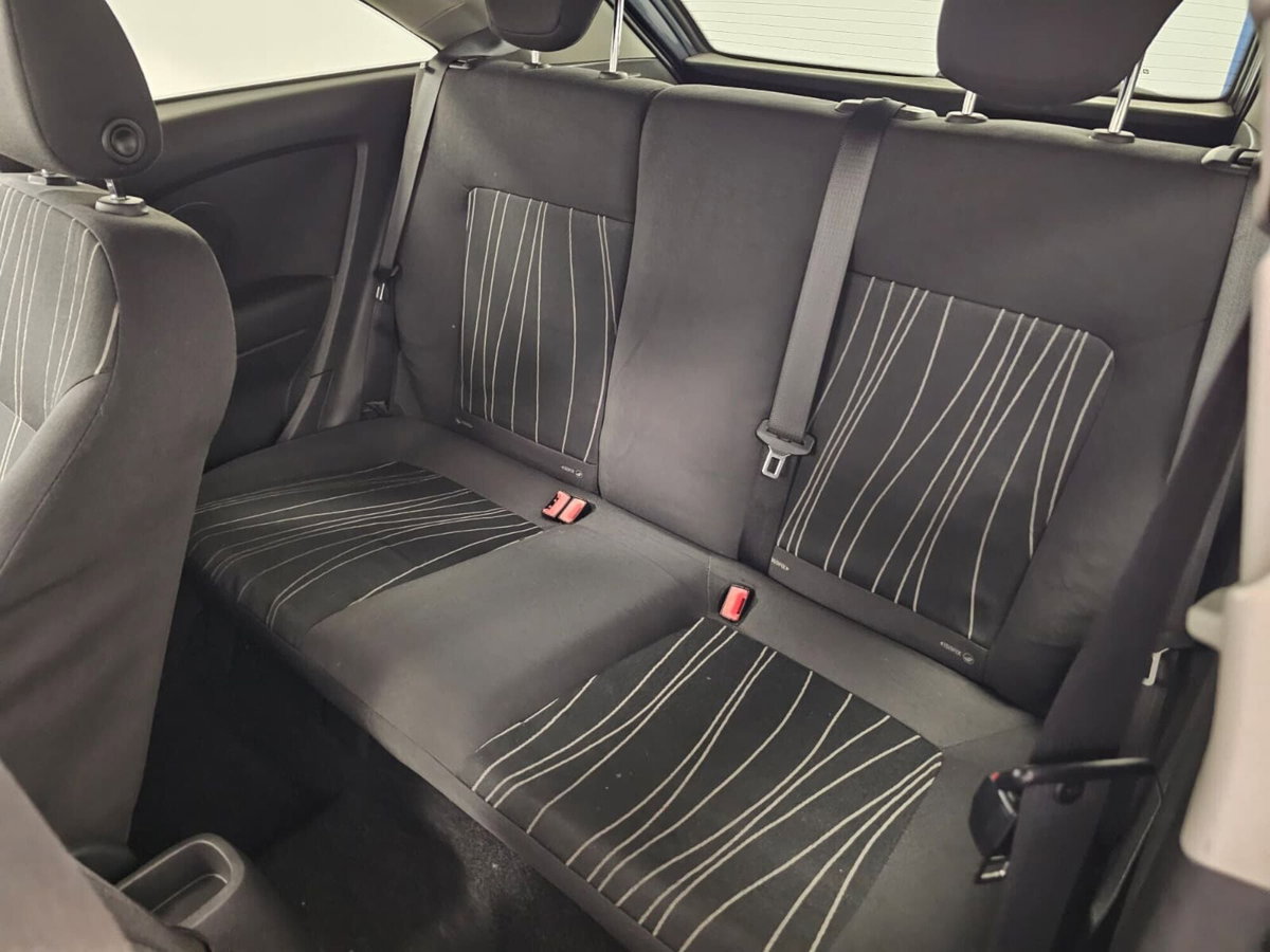 Opel Corsa 1.2 3 porte Edition (13)
