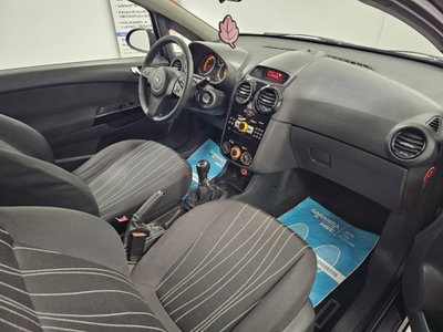 Opel Corsa 1.2 3 porte Edition (15)